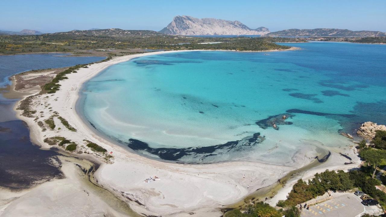 Aparthotel Il Faro San Teodoro Exterior foto